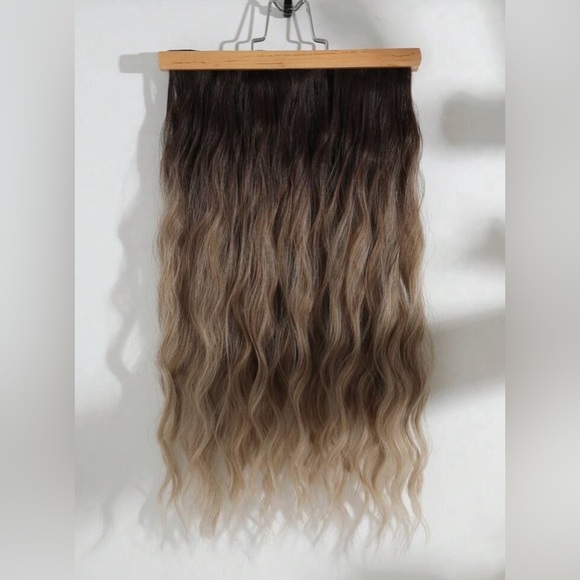 22 Inch Balayage Brown & Blonde Clip in Curly Hair Extensions Set - human blend - Picture 3 of 9